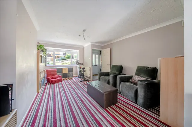 Photo 3 — Oakwood Drive, Southampton, Hampshire, SO16 8EJ