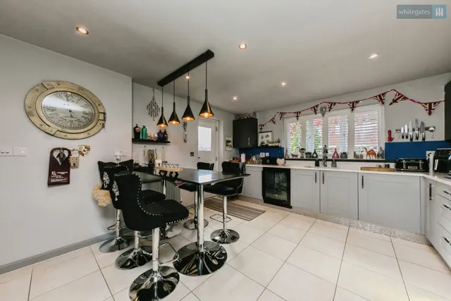 Hillside Close, Weston, CW2, photo 3