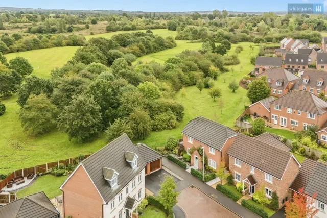 Hillside Close, Weston, CW2, photo 2