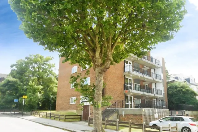 Addiscombe Rd, 97 Addiscombe Rd, East Croydon, Surrey, photo 1