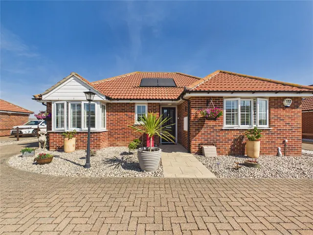 Holland Road, Little Clacton, CO16, photo 1