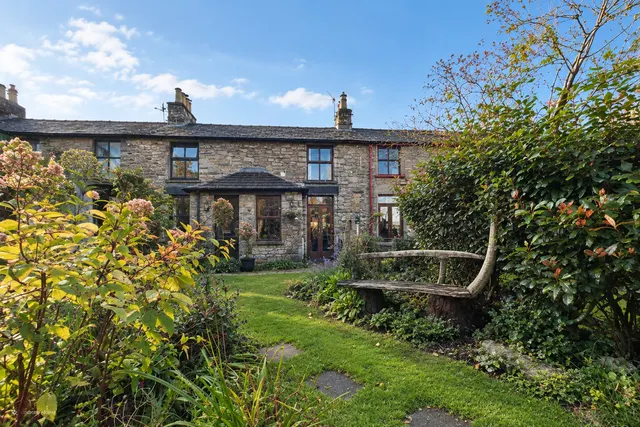 Old Lound, Kendal, LA9, photo 1