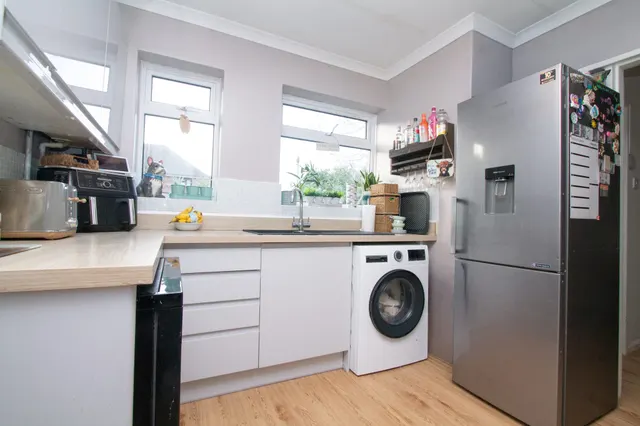 Photo 2 — Wickham Close, Church Crookham, Fleet, GU52 6NU