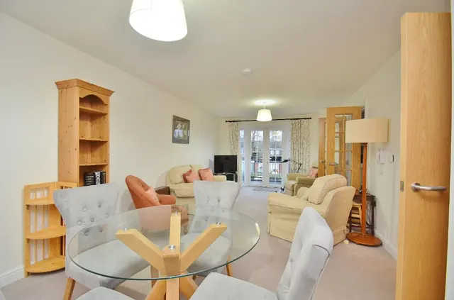 Eaves Court The Retreat, Princes Risborough, HP27, photo 1