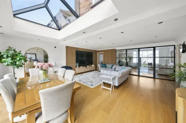 Orchard View, Uxbridge