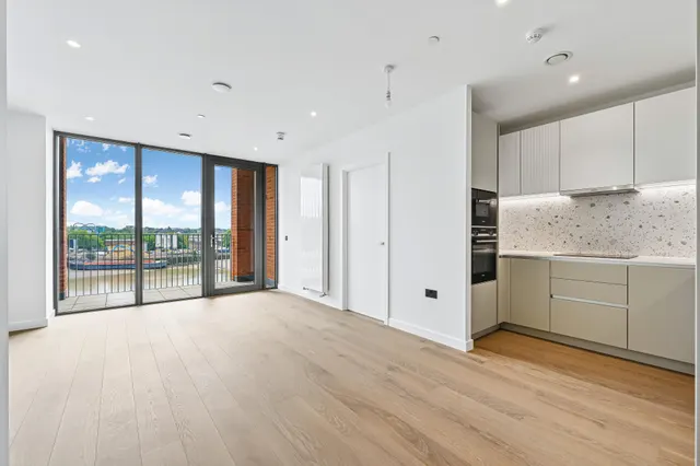 Herland Court, Hurlingham Waterfront, SW6, photo 1