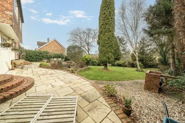 Ashford Hill Road, Thatcham, RG19, photo 2