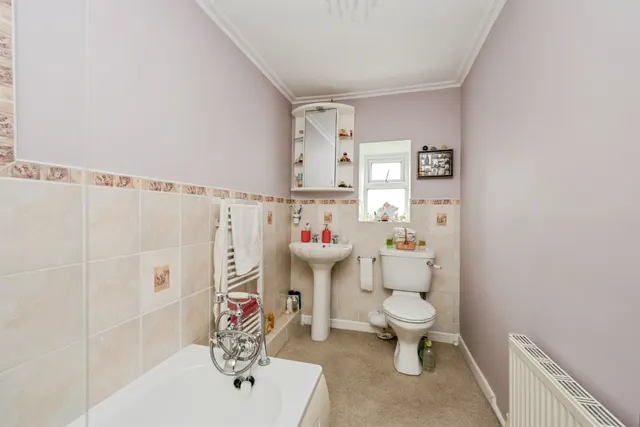 Trallwn Road, Swansea, SA7, photo 2