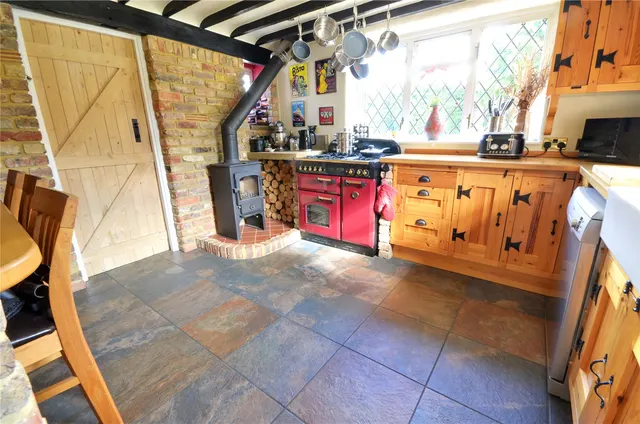 East Grinstead, RH19, photo 3