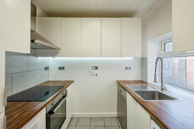 Lincoln Street, Maltby, S66, photo 2