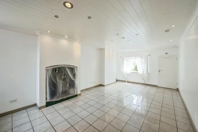 Lincoln Street, Maltby, S66, photo 3