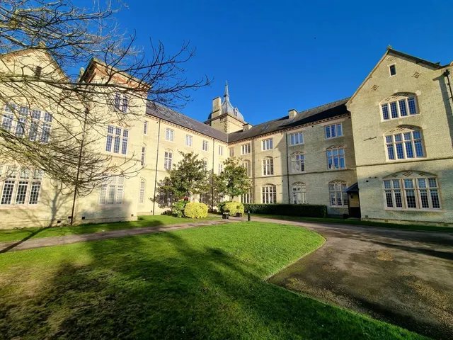 Huntingdon Wing, Kingsley Avenue, Fairfield Hall, Stotfold, SG5, photo 1
