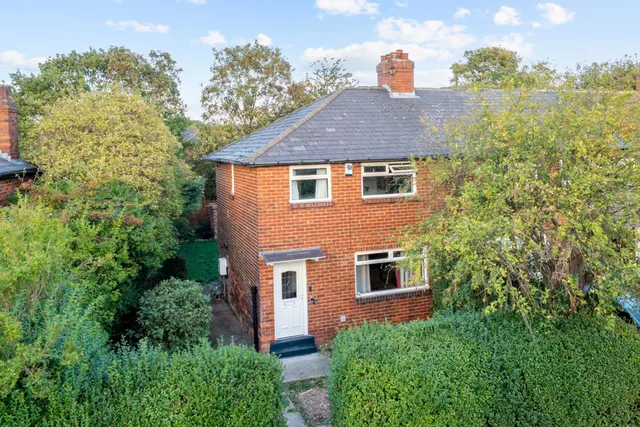 3 bedroom house, Cragside Crescent, Kirkstall, LS5