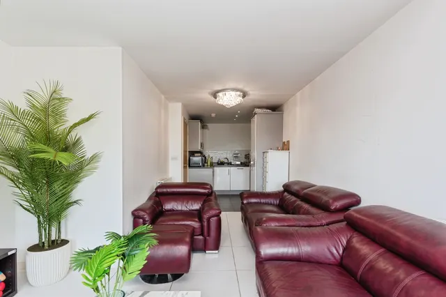 Wilmington Close, WD18, photo 2