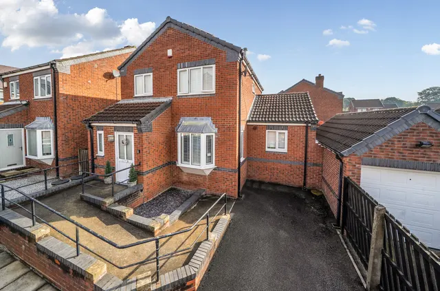Woodlands Drive, East Ardsley, WF3, photo 1