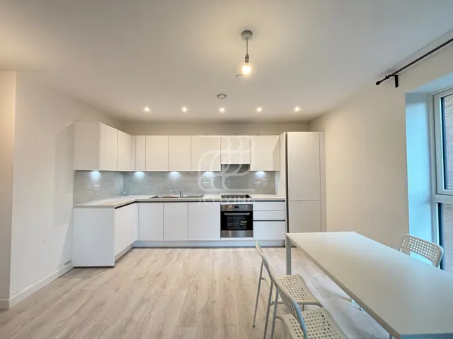 East Acton Lane, Acton, W3, photo 1