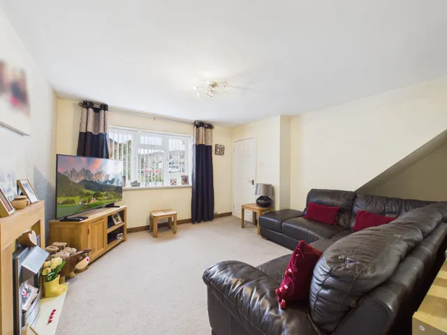 Pinecrest Drive, Cardiff, CF14, photo 2