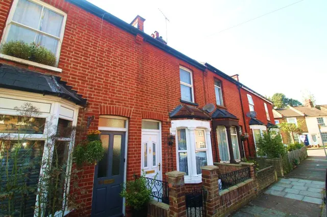Roberts Road, Watford, WD18, photo 1