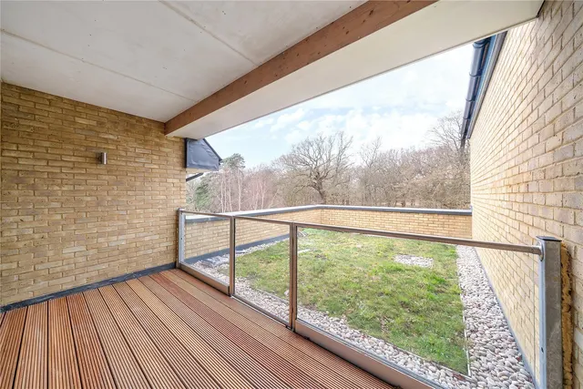 Photo 2 — Shalford Lodge, 157 Kingston Hill, Kingston-Upon-Thames, London, KT2