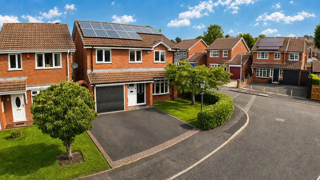 Cumberland Close, Kingswinford, DY6, photo 1