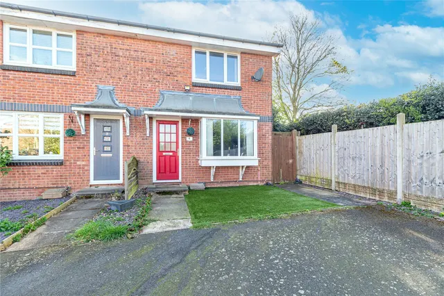 Mallard Close, Redditch, Worcestershire, B98 8GD, photo 1