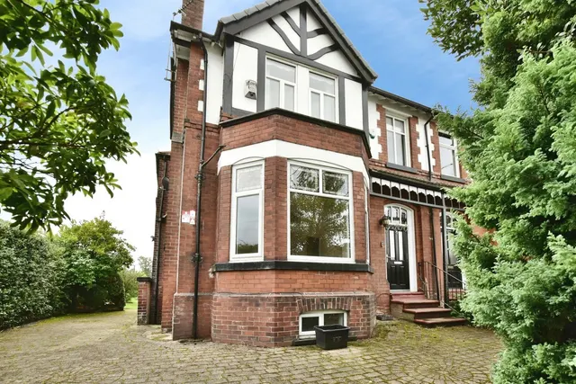 Park Road, Timperley, Altrincham, WA14, photo 1