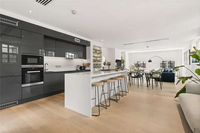 Coopers Lofts, 5 Bubbling Well Square, London, SW18 1UJ, photo 1