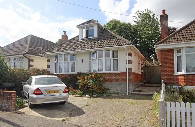 Minterne Road, Bournemouth, photo 1