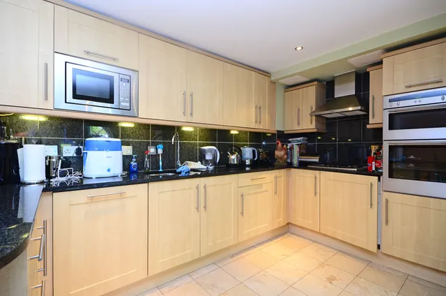 57 Princess Park Manor, Royal Drive, London, photo 1