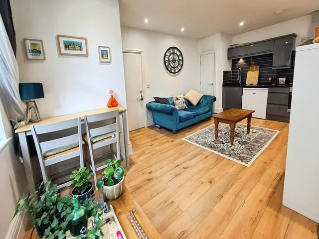 East Parade, LS1, photo 3