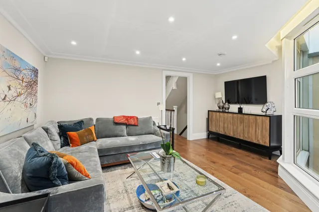 Photo 2 — Chipstead Street, Fulham, South West London