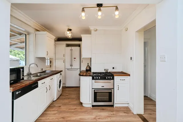 The Crescent, New Malden, KT3, photo 2