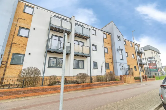 Countess Way, Broughton, MK10, photo 1