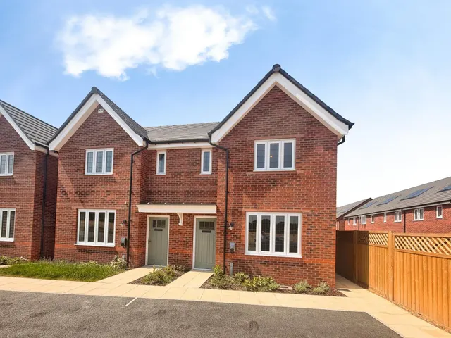 Swift Drive, Stockport, SK8, photo 1