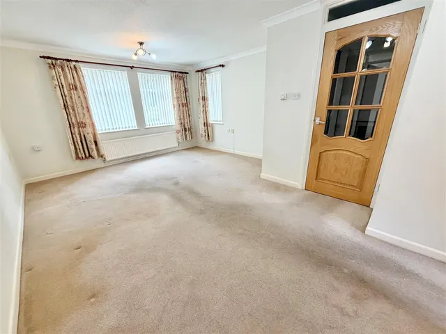 Nightingale Close, Wilmslow, SK9, photo 3
