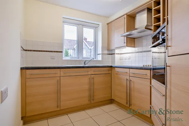 Overnhill Road, Downend, BS16, photo 3