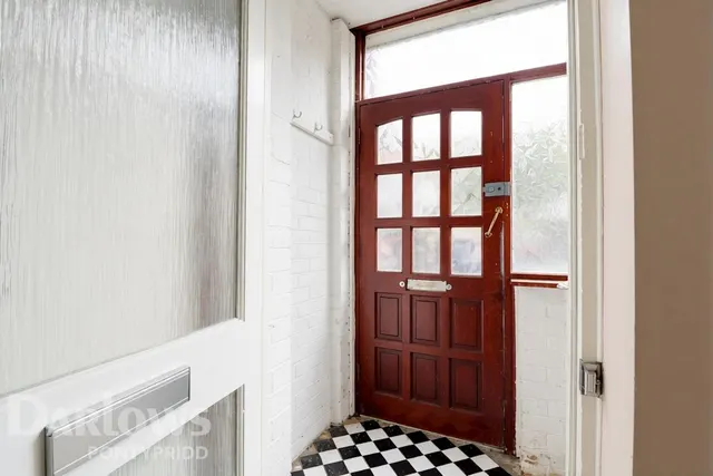 Merthyr Road, Pontypridd, photo 3