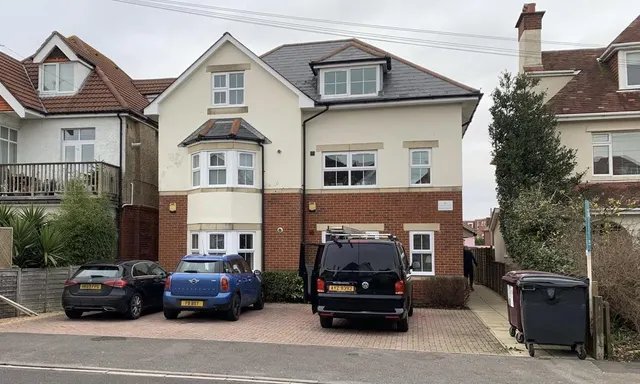 Stourcliffe Avenue, Southbourne, BH6, photo 1