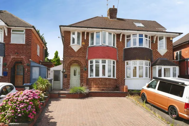 Upper Meadow Road, Quinton, B32, photo 1