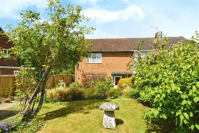 West View Crescent, DEVIZES, photo 1
