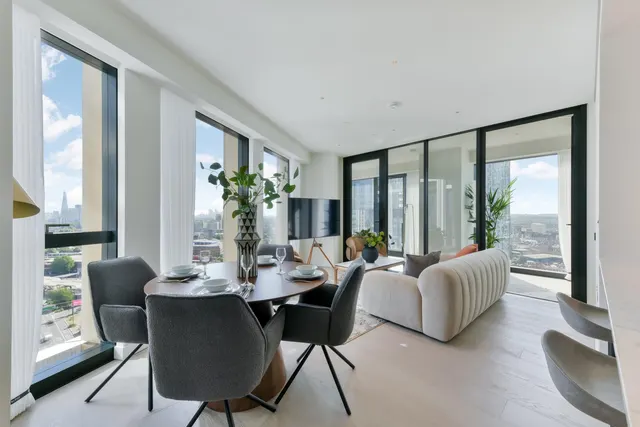 Nine Elms Lane, London, SW8, photo 2