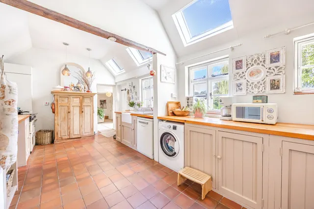 Attractive Grade II Listed Property i, photo 1