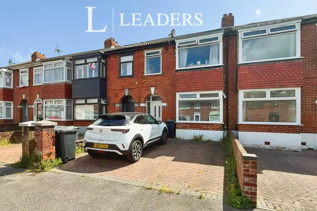 Albemarle Avenue, Gosport, PO12, photo 1