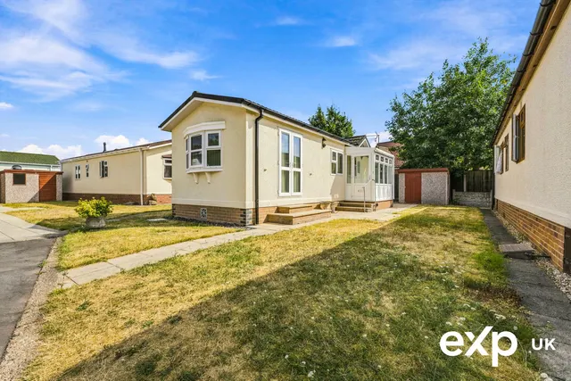 Fairholme Park, Ollerton, NG22, photo 1