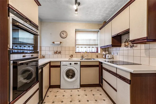 Photo 3 — Batchley Road, Redditch, Worcestershire, B97 6HY