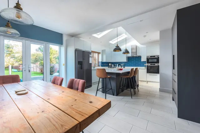 Worple Road, Staines, TW18, photo 2