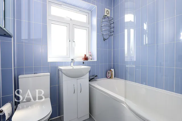 Ferrymead Avenue, Greenford, UB6, photo 3