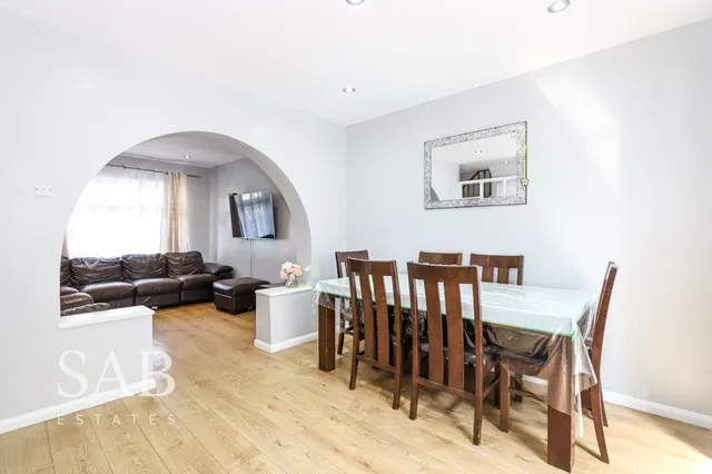 Ferrymead Avenue, Greenford, UB6, photo 1