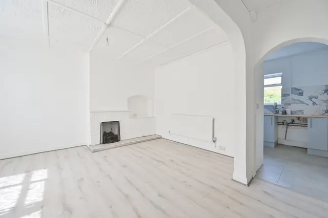 Photo 2 — 40 Firhill Road, London