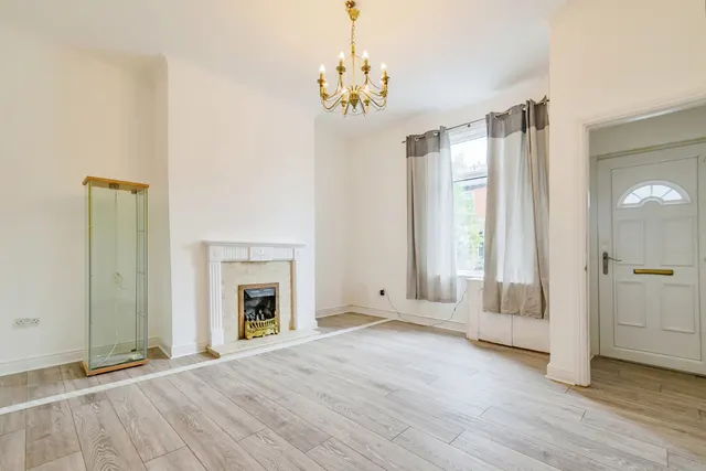 Scholes Street, Bury, BL8, photo 2